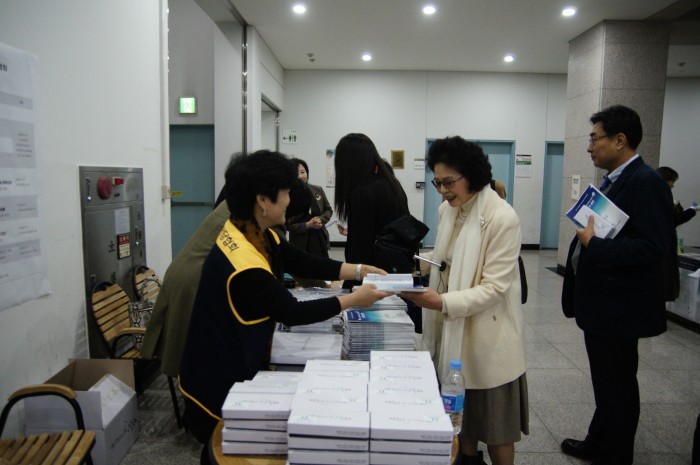 /user/k/kccca/editor/2311/1c7e9d936bb0e46ad7150152d0ca5bd6_1700483993_2028.jpg 이미지크게보기